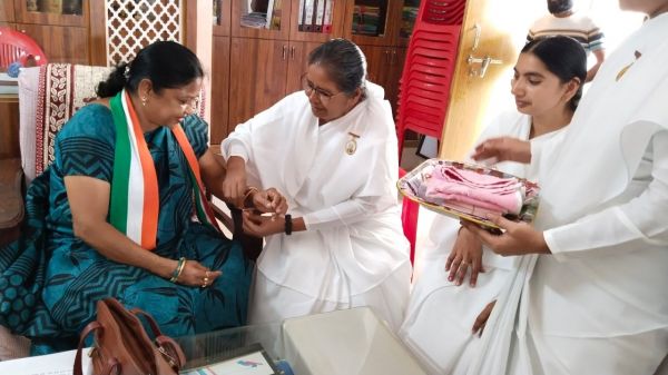 प्रजापिता ब्रह्माकुमारी ईश्वरीय विवि ने मनाया रक्षाबंधन 