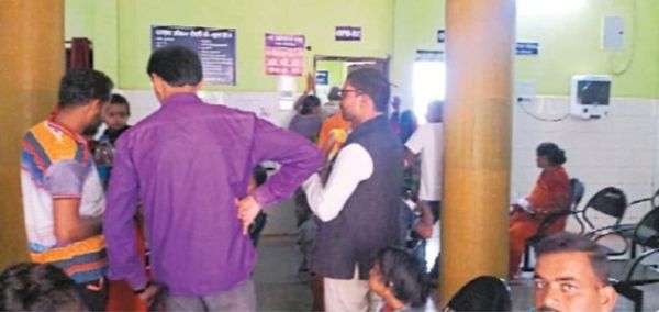 मोतियाबिंद पखवाड़ा जारी, पर जिला अस्पताल में ऑपरेशन ही बंद, रेफरल केस भी बढ़े  