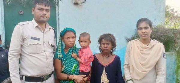 भटक कर दूसरे गांव पहुंची बालिका, पुलिस ने  सकुशल घर पहुंचाया 