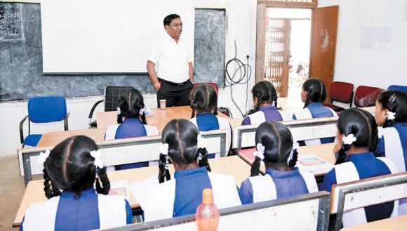 विद्यार्थियों को खेल-खेल में पढऩे के बताए तरीके