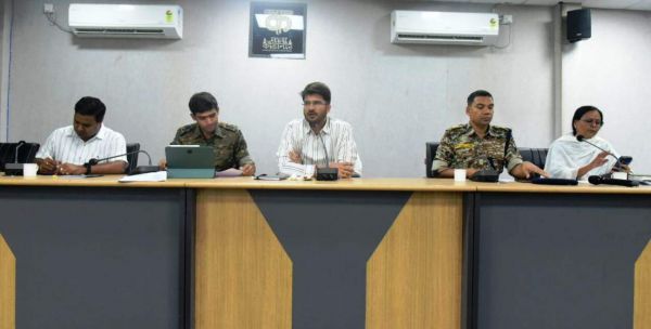 काम में लापरवाही, 7 तकनीकी सहायकों को नोटिस