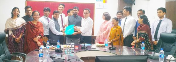 कलेक्टर ने 98वें फाउंडेशन कोर्स के 14  प्रशिक्षु आईएएस अफसरों से की मुलाकात