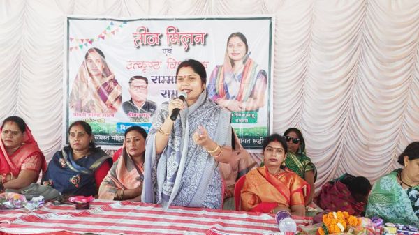 एक जगह एकत्रित होकर तीजा पर्व मनाना  आपसी स्नेह और सौहार्द्र का प्रतीक - रंजना