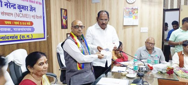 आयोग उपाध्यक्ष हफीज ने अध्यक्ष न्यायाधीश नरेन्द्र से भेंट