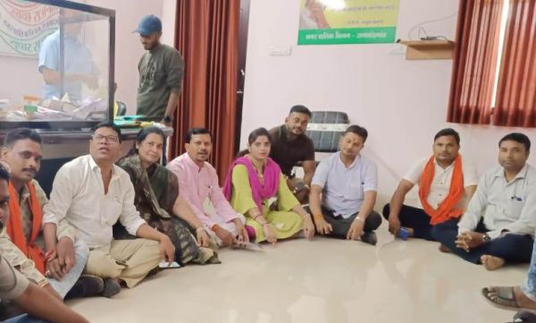 महापौर के इशारे पर टेंडर दबाए बैठे हैं अधिकारी, कमीशनखोरी की भेंट चढ़ गया शहर - किशुन