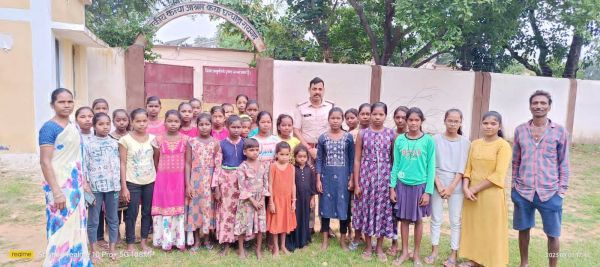 दूरस्थ मतदान केन्द्रों में ग्रामीणों को किया जागरूक
