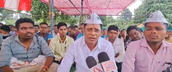 स्कूल सफाई कर्मचारी संघ का बेमु्द्दत धरना प्रदर्शन शुरू