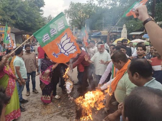 सनातन धर्म पर विवादित टिप्पणी, भाजपा ने फूंका पुतला