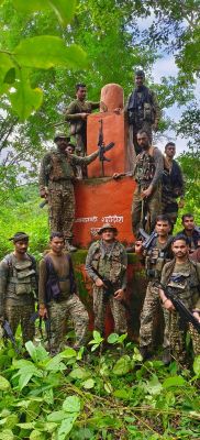 जवानों ने नक्सल स्मारक किया ध्वस्त