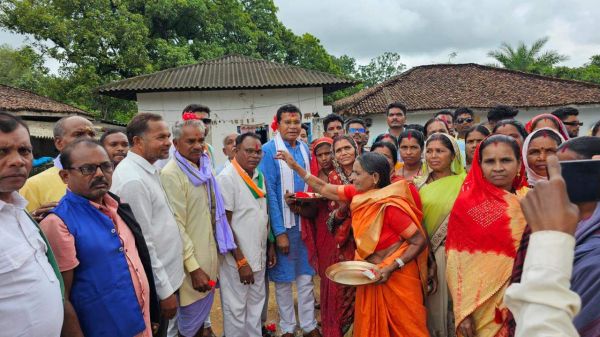 हितग्राहियों को वन अधिकार पत्र, निर्माण कार्यों का भूमिपूजन