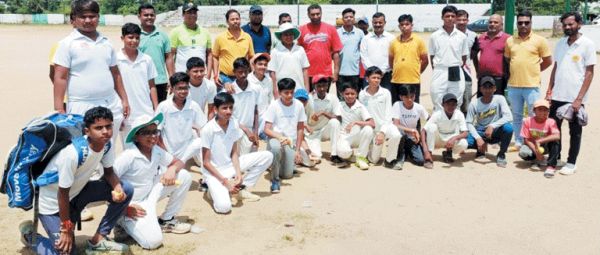 आत्मानंद स्कूल ग्राउंड में अंडर-14 का ट्रायल