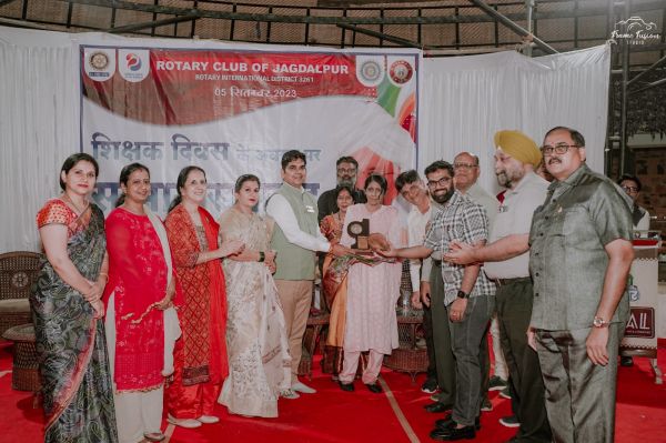 रोटरी क्लब ऑफ़ जगदलपुर ने मनाया  शिक्षक दिवस