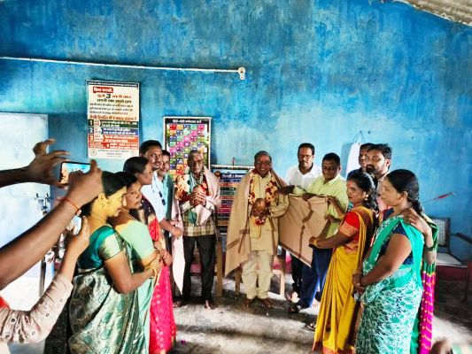 सेवानिवृत्त शिक्षकों का सम्मान