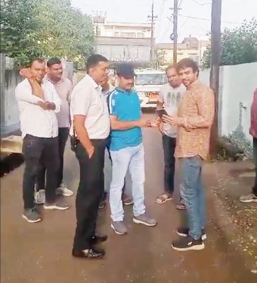 भाजयुमो नेताओं को नजरबंद कर सच छिपाना चाहते हैं सीएम - मोनू