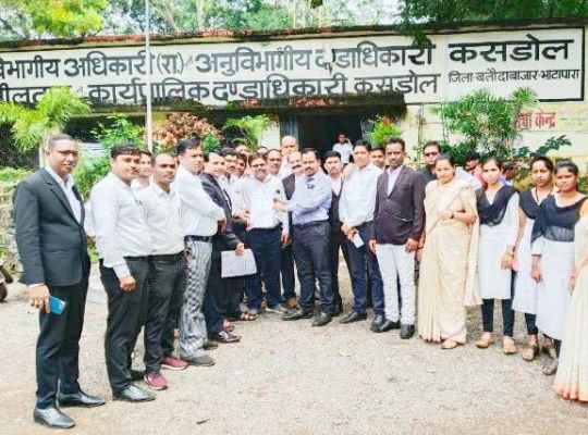 मांगों को ले अधिवक्ताओं की एक दिनी सांकेतिक हड़ताल                      