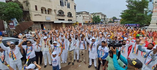 आत्महत्या मुक्त भारत अभियान जनजागृति रैली निकाली