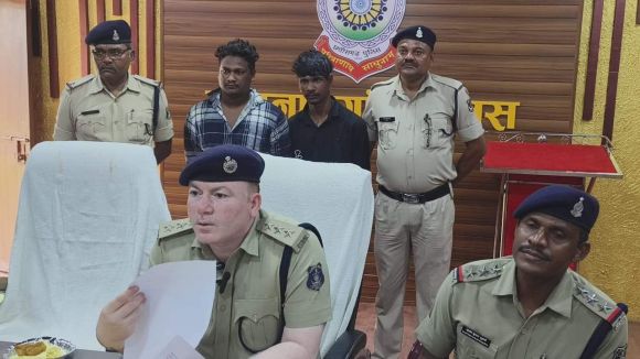 नाबालिग दोस्त का अपहरण, दो बंदी