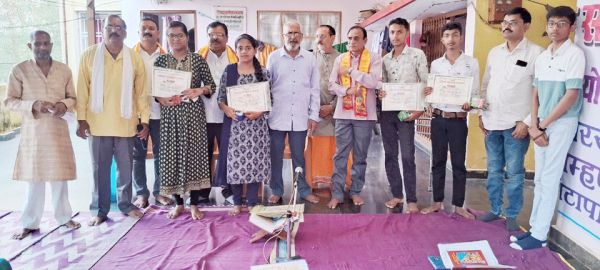 लक्ष्मीनारायण मंदिर में प्रतिभावान बच्चों का सम्मान