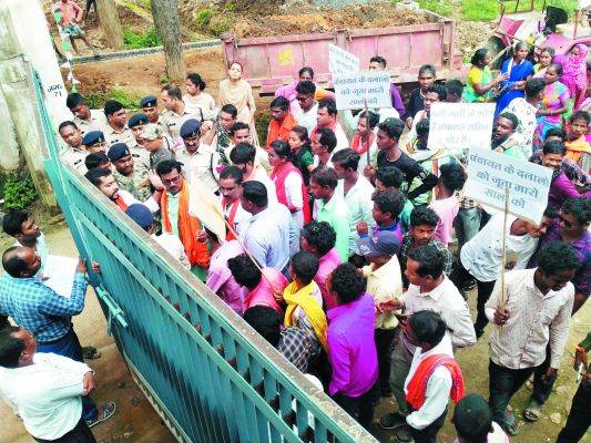 सरपंच-सचिव ने चबूतरा निर्माण की राशि डकारी, आरोप