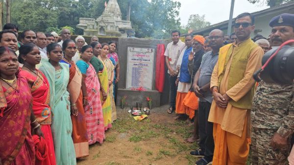 मरकाम ने किया निर्माण कार्यों का भूमिपूजन- लोकार्पण