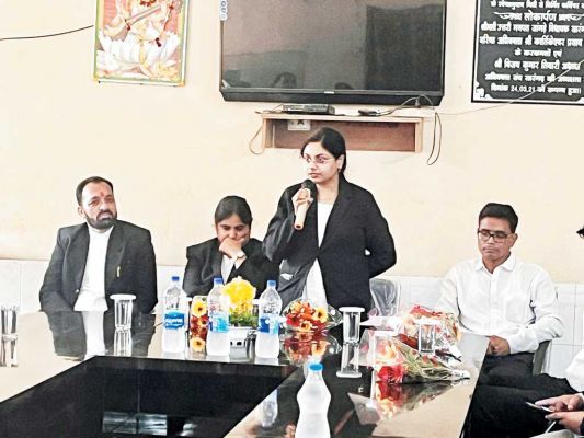 सारंगढ़ की प्रथम मुख्य न्यायिक मजिस्ट्रेट पारूल श्रीवास्तव ने किया पदभार ग्रहण