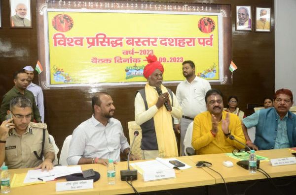 विश्व प्रसिद्ध दशहरा में दर्शकों की संख्या बढ़ रही है, इसलिए सुव्यवस्थित आयोजन बड़ी जिम्मेदारी है-बैज