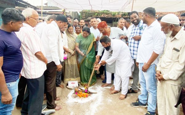 पुराना बस स्टैंड में सीमेंटीकरण के लिए भूमिपूजन