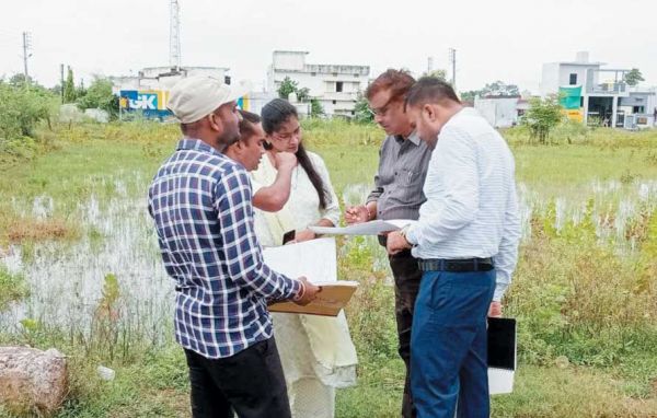 खेतों में जाकर गिरदावरी की जमीनी हकीकत से हुए रूबरू