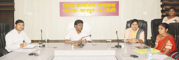 कलेक्टर ने ट्यूटर शिक्षकों से की भेंट