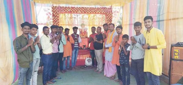 विश्वकर्मा पूजा की धूम, जगह-जगह मूर्ति स्थापना, पूजा-अर्चना