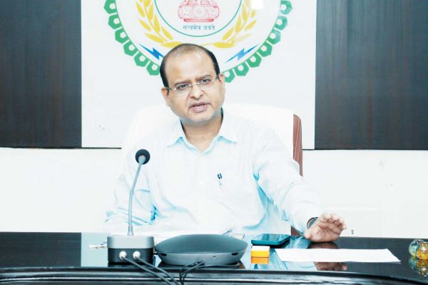 सफाई कर्मचारियों की हड़ताल से शहर में फैली गंदगी