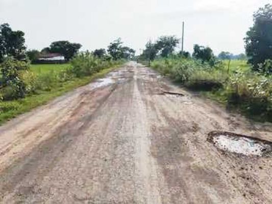 जानलेवा साबित हो रहा कसडोल-पिथौरा-महासमुंद मार्ग