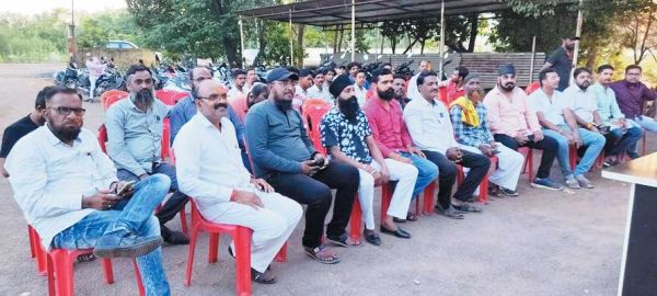 थाना परिसर में शांति समिति की बैठक