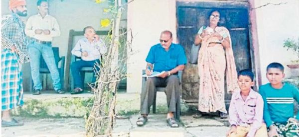 राजकुड़ी और डूडा पहुंची टीम, शिविर लगाकर किया उपचार व दवाइयां भी बांटी