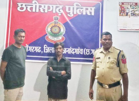 चाकू लेकर डराने-धमकाने वाला पकड़ाया