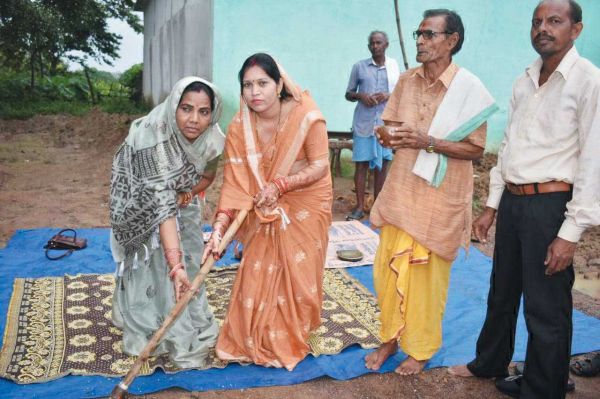 विधायक ने किया सडक़ डामरीकरण का भूमिपूजन