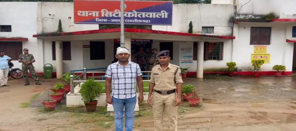 आरईएस कार्यालय के बाहर ठेकेदार  पर गोली चलाने वाला गिरफ्तार