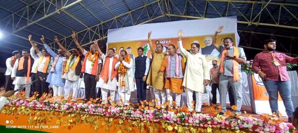 भूपेश सरकार दोनों हाथों से लूटने का काम कर रही है-साव