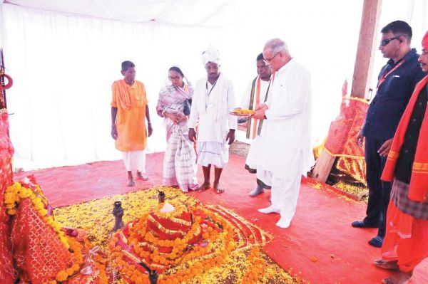 सीएम ने छिंदगढ़ में नवीन मुसरिया माता के दर्शन कर किया नवनिर्मित मंदिर का लोकार्पण