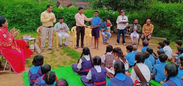 संकुल बड़ेकनेरा में ओलंपियाड, सामान्य ज्ञान स्पर्धा, विजेता पुरस्कृत