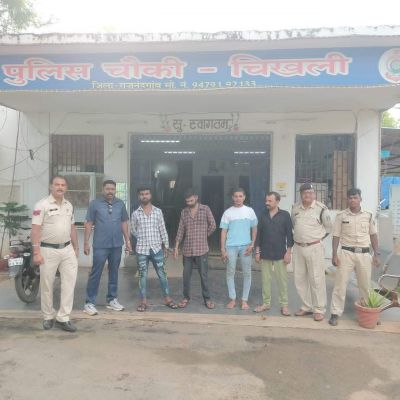 चाकू लहराने वाला गिरफ्तार
