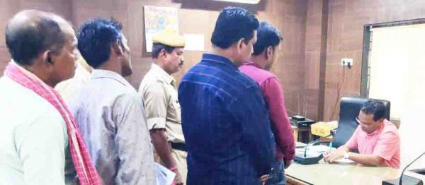 पेंशन व फसल मुआवजा  दिलाने लोगों ने लगाई गुहार