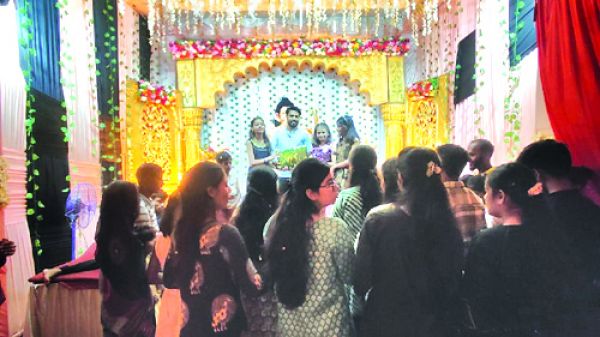 सांस्कृतिक कार्यक्रम में शामिल हुए जोगी कांग्रेस जिलाध्यक्ष शमसुल आलम