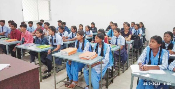 नगरी में प्री मेडिकल और प्री इंजीनियरिंग कोचिंग क्लास शुरू