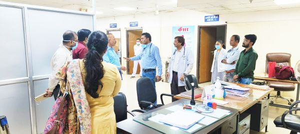 मेकाज पहुंची दिल्ली से 3 सदस्यीय टीम साफ-सफाई से लेकर वार्डों का किया निरीक्षण