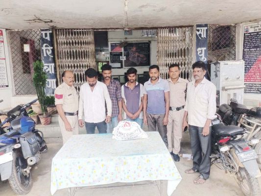 बाइक से गांजा तस्करी, 4 पकड़ाए