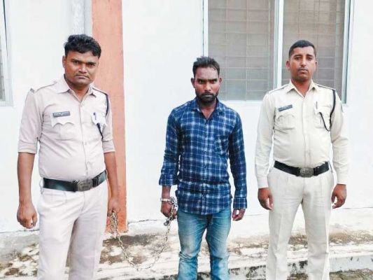 शादी का झांसा दे नाबालिग को भगाया, रेप, बंदी