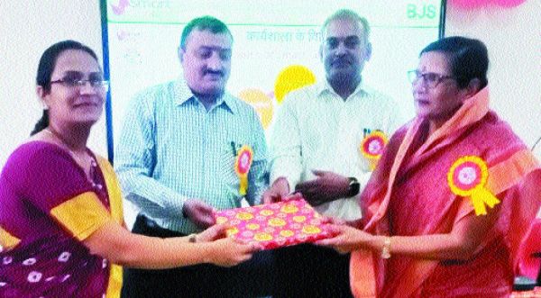 दिव्या को मास्टर ट्रेनर वर्कशॉप का मिला प्रमाण पत्र