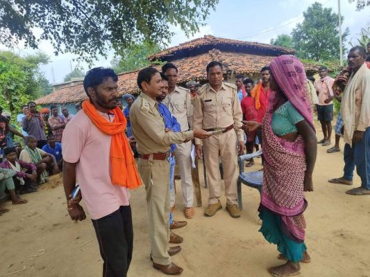 करमा त्यौहार मनाकर लौट रहे बुजुर्ग पर हाथियों का हमला, मौत
