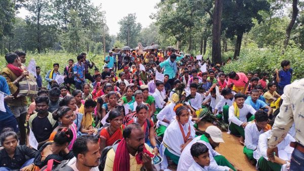 17 सूत्रीय मांगों को ले मूलवासी मंच का बेमियादी आंदोलन शुरू